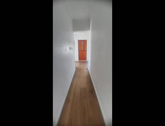 2 BEDROOM PROPERTY TO RENT IN VREDEHOEK